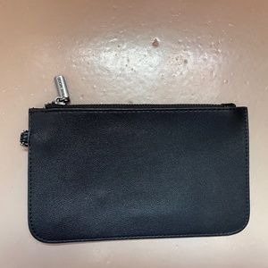 Black clutch